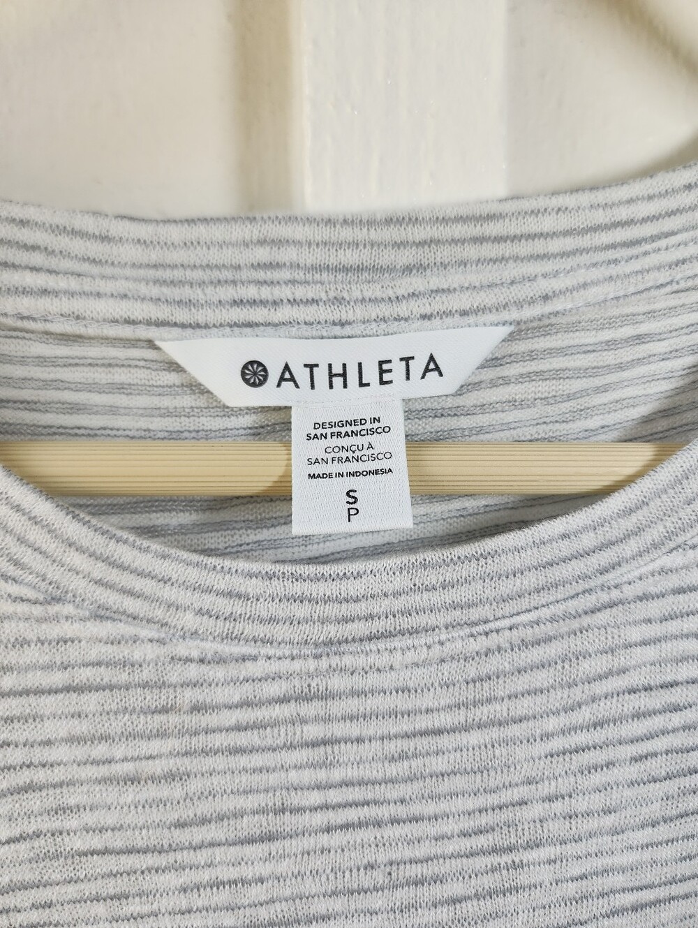Athleta Breezy Tank Top Grey Striped Sleeveless Crew Neck Size Small - Picture 3 of 12
